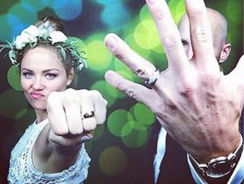 erika christensen wedding dress surprise erika christensen reveals she s pregnant debuts erika christensen wedding dress surprise erika christensen reveals she s pregnant debuts